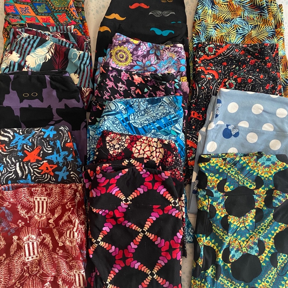 15 pair Luluroe One Size leggings. Gently worn.